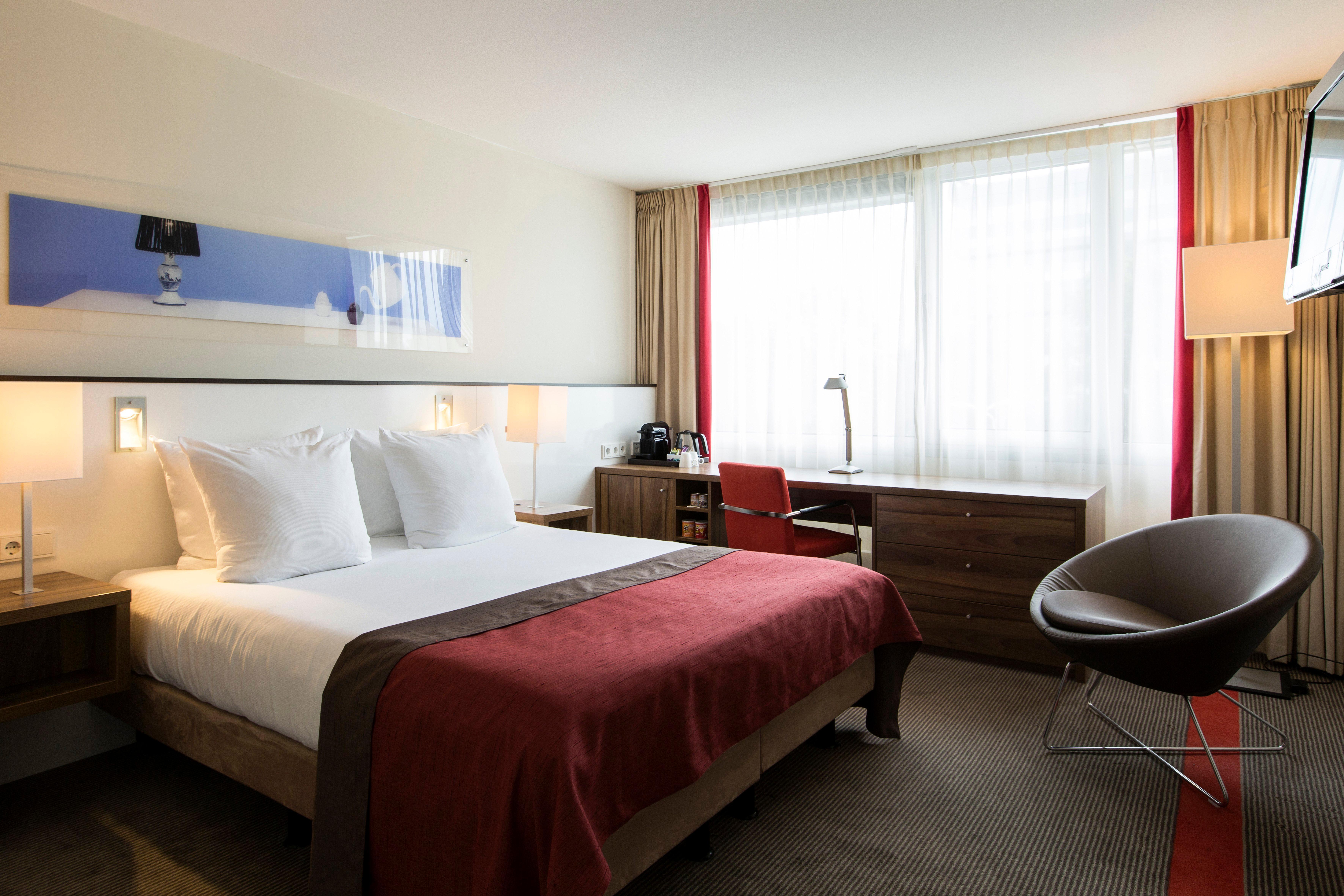 Holiday Inn Eindhoven Centre By Ihg Esterno foto