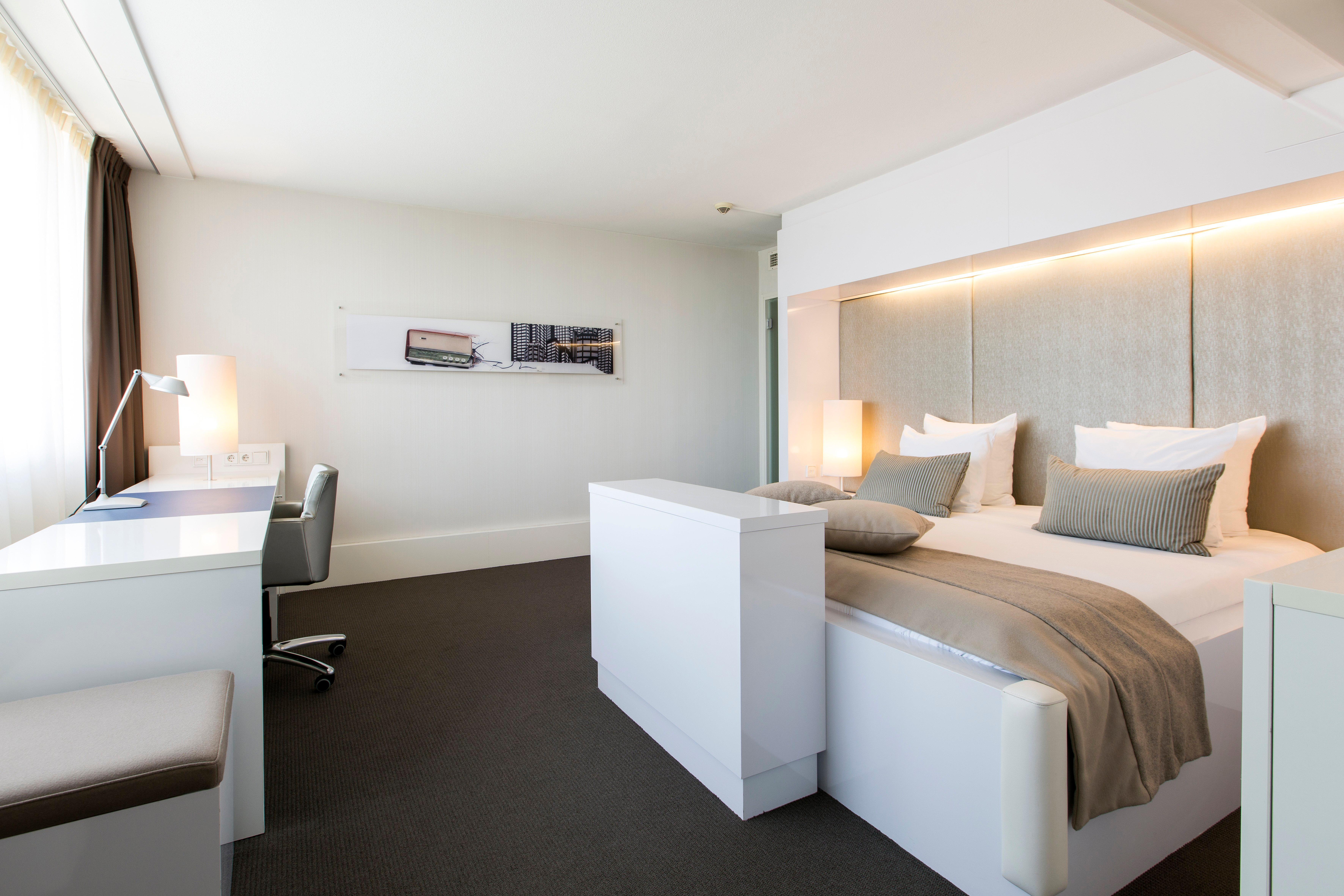 Holiday Inn Eindhoven Centre By Ihg Esterno foto