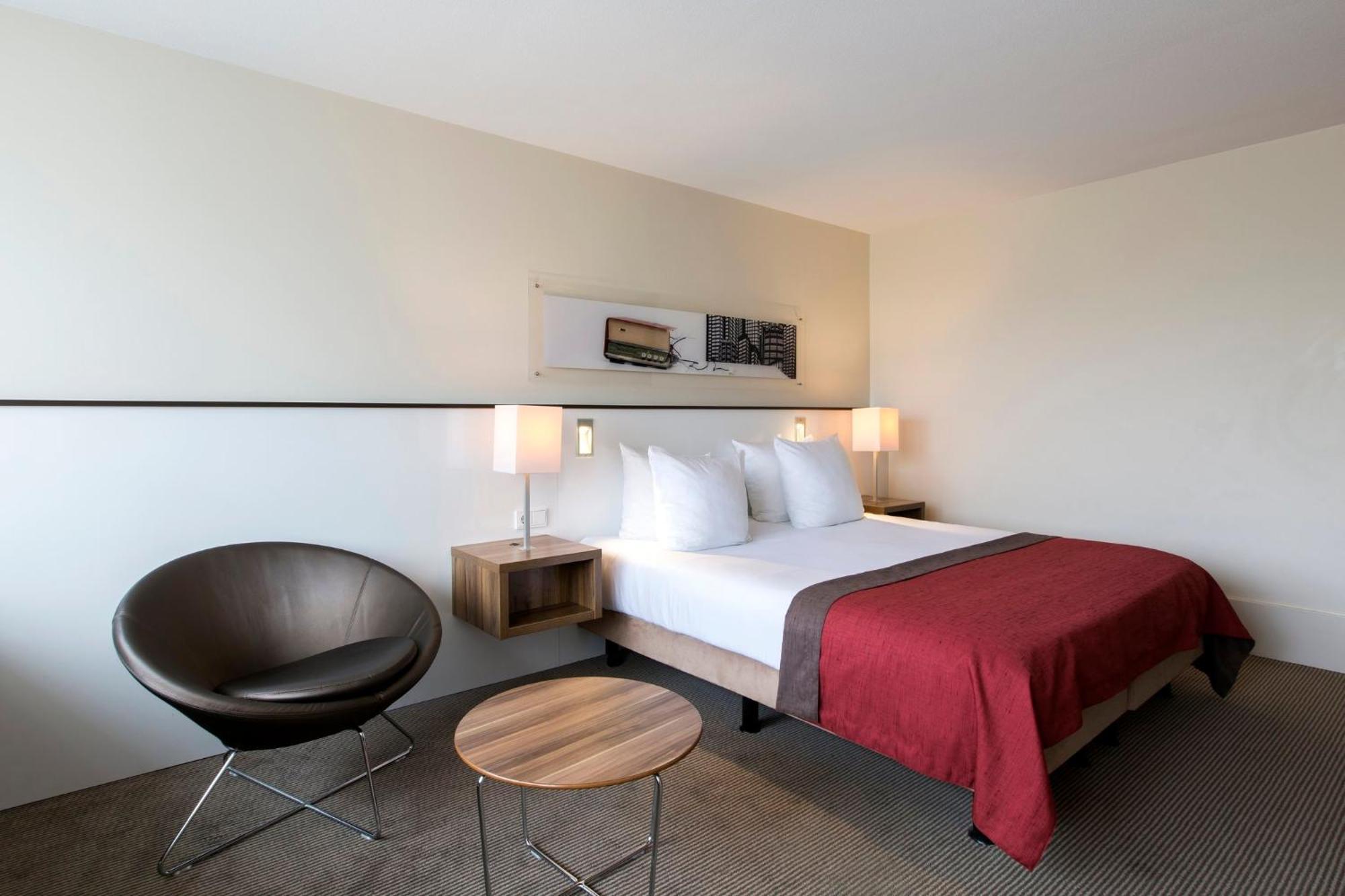Holiday Inn Eindhoven Centre By Ihg Esterno foto