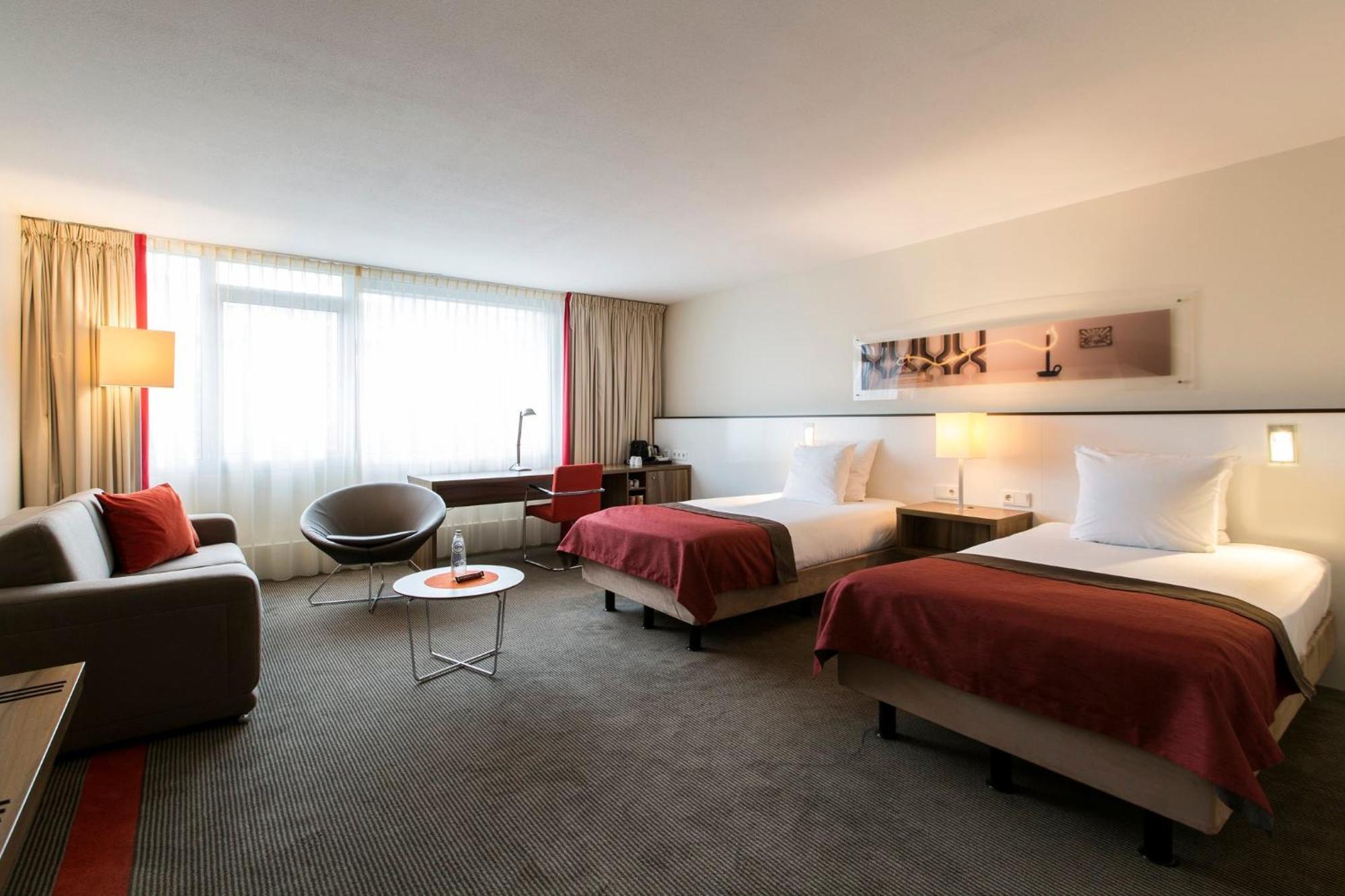 Holiday Inn Eindhoven Centre By Ihg Esterno foto