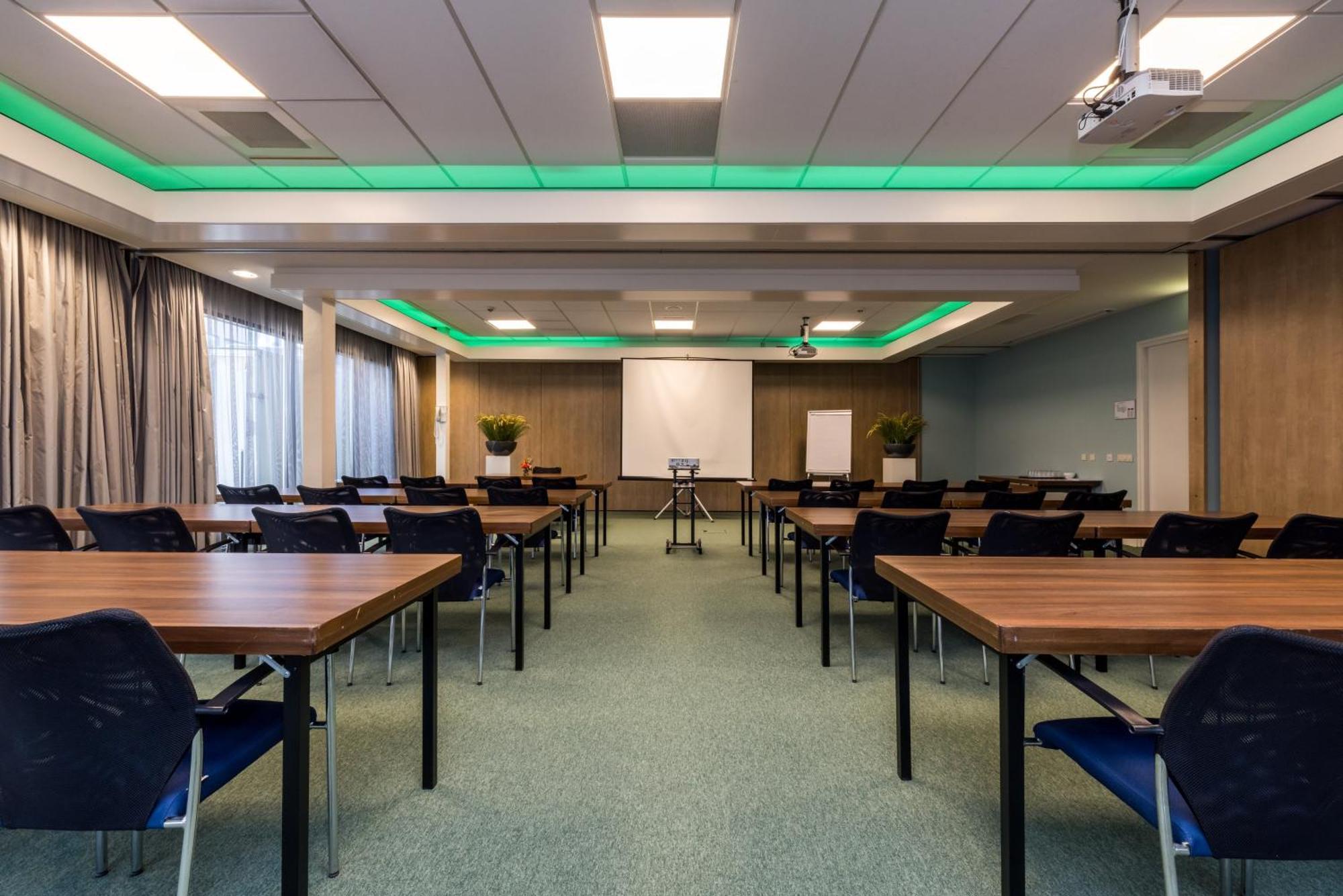 Holiday Inn Eindhoven Centre By Ihg Esterno foto