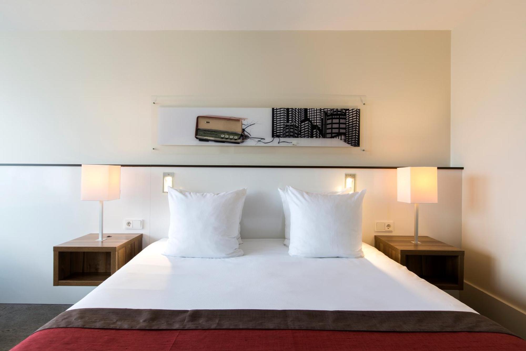 Holiday Inn Eindhoven Centre By Ihg Esterno foto