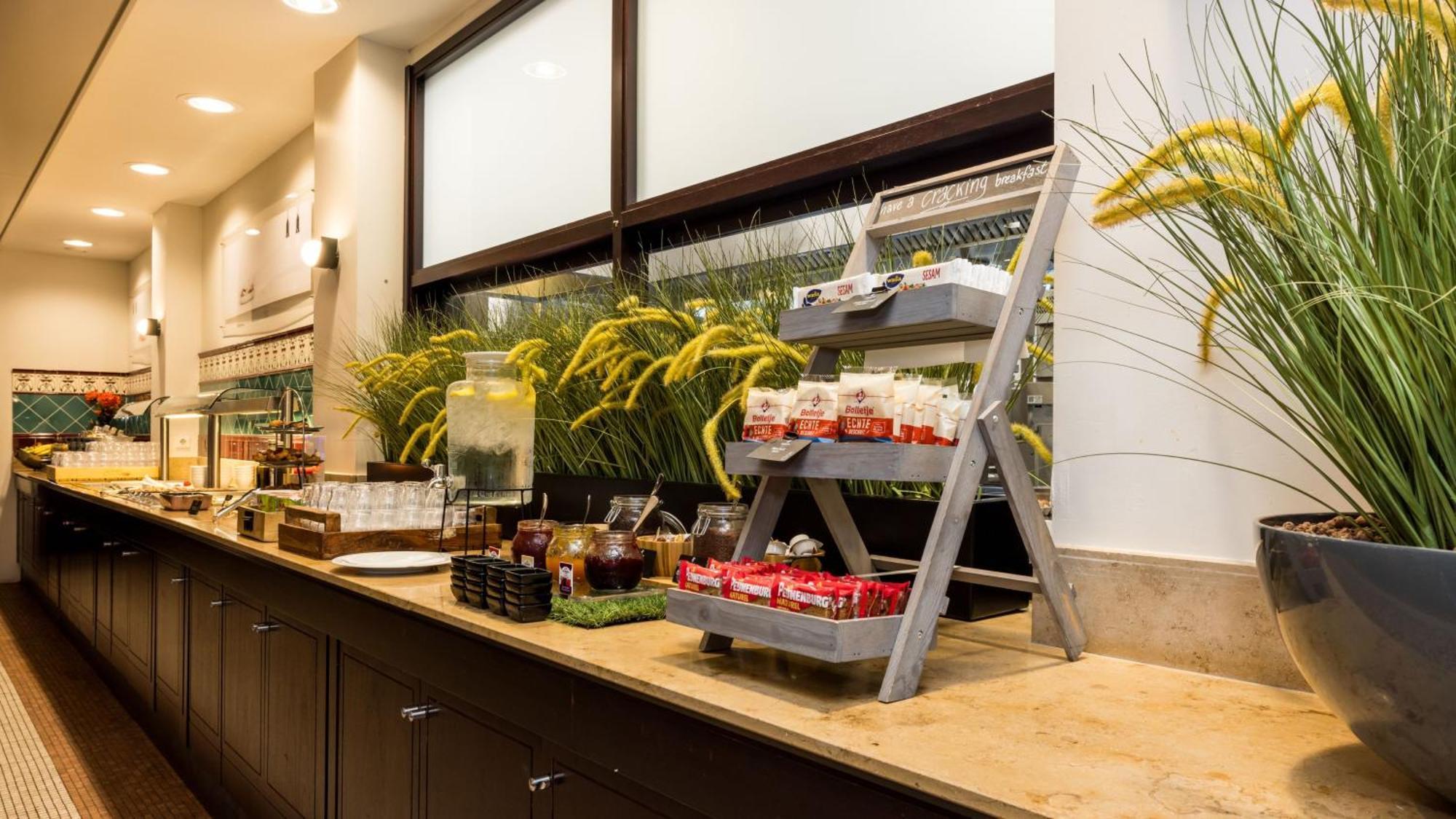 Holiday Inn Eindhoven Centre By Ihg Esterno foto