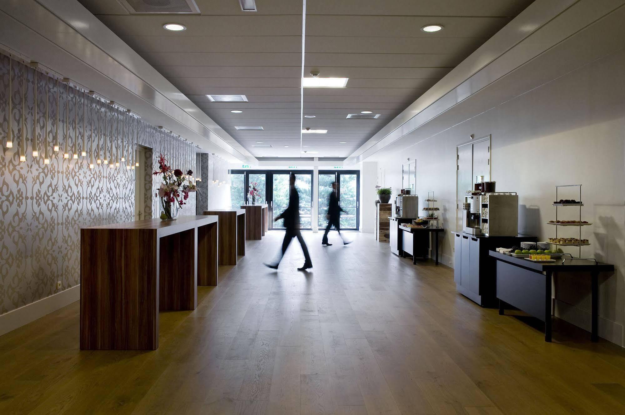 Holiday Inn Eindhoven Centre By Ihg Esterno foto